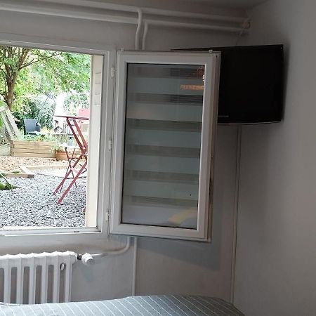 Apartament Chambre Independante Chez L'Habitant Avec Salle De Bain Privee Alençon Zewnętrze zdjęcie